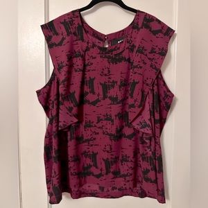 Fun sleeveless blouse with abstract pattern VGUC